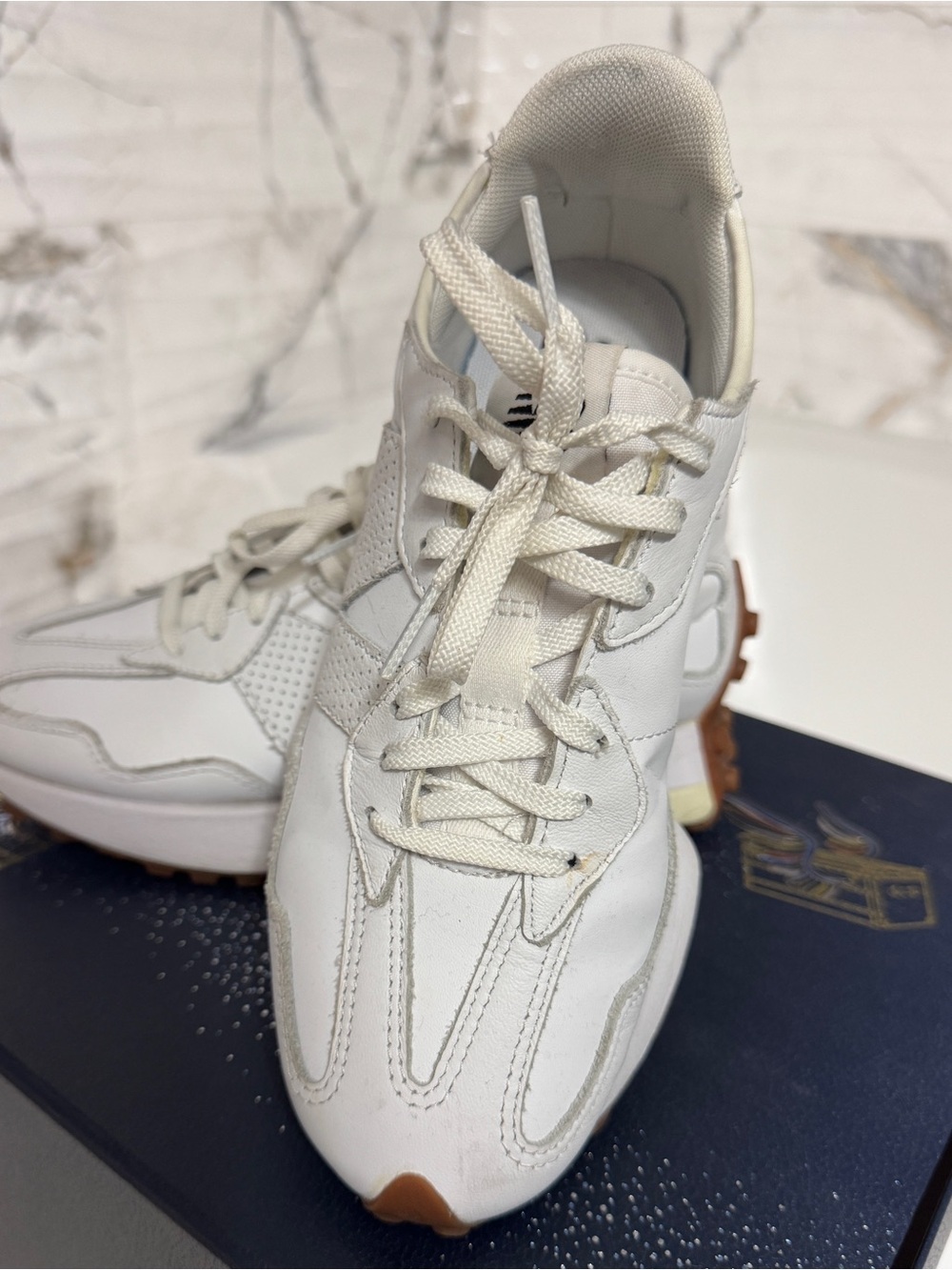 New Balance 327